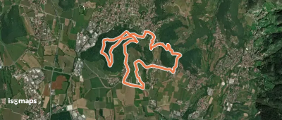 Tra il vecchio castello e la Madonna della Rosa